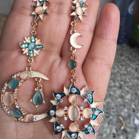 New arrivals!!! Sun and moon statement earrings - Picture 7 of 7